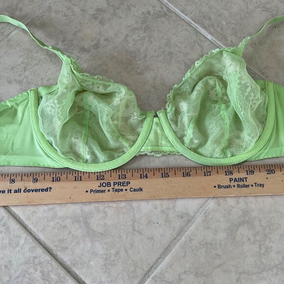 Victoria's Secret VERY SEXY Unlined Floral laced green Demi Bra. Sz 36D - Picture 9 of 9
